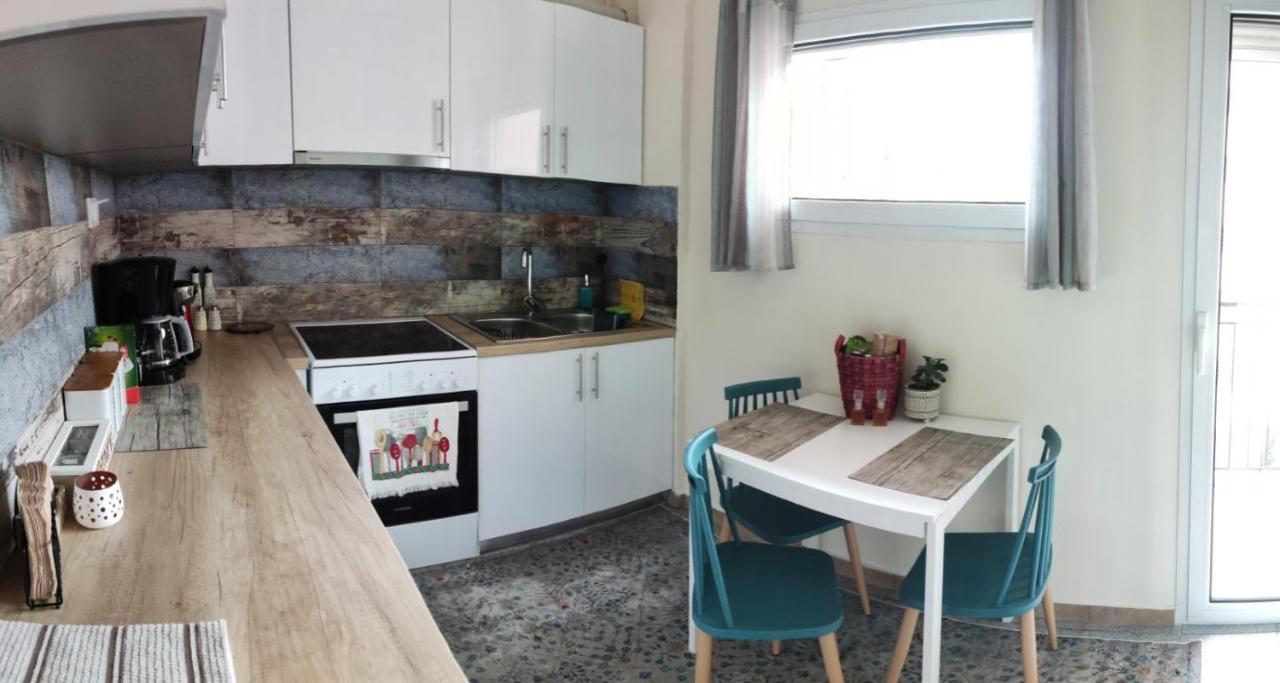 Wood & White Apartment In Historic Center With 2 Bedrooms Ioannina Exterior photo