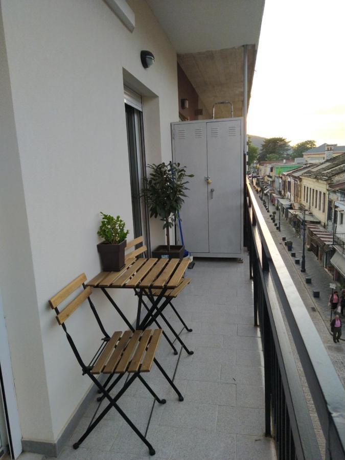 Wood & White Apartment In Historic Center With 2 Bedrooms Ioannina Exterior photo